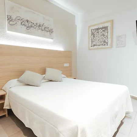 ホテル S'agoita プラヤ・デアロ