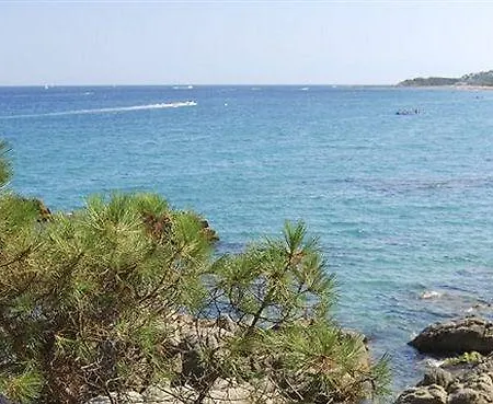 فندق S'agoita 3*